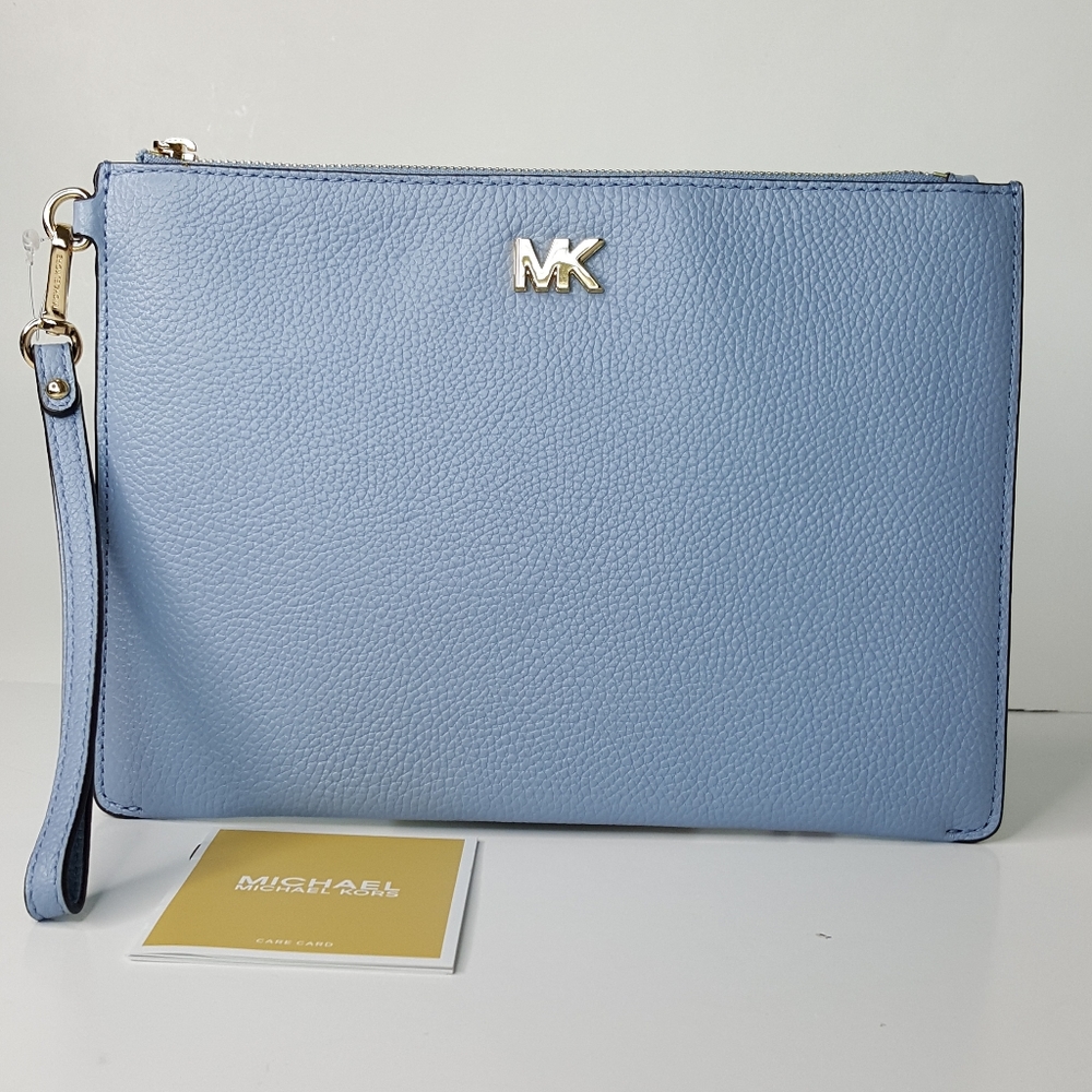Michael Kors leather wristlet and credit card hold - Picture 1 of 8